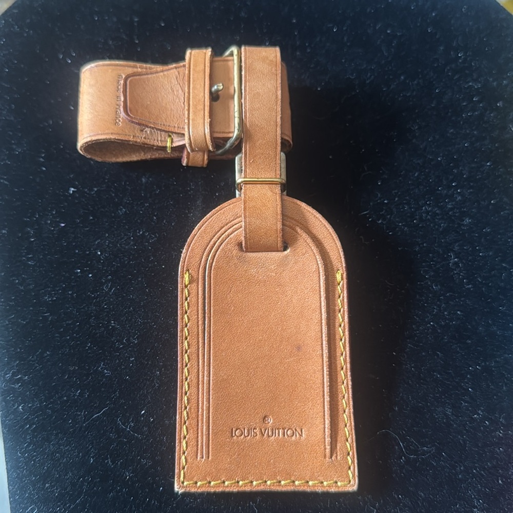 Louis Vuitton Tan Leather Luggage Tag with Buckle Strap - Picture 3 of 4